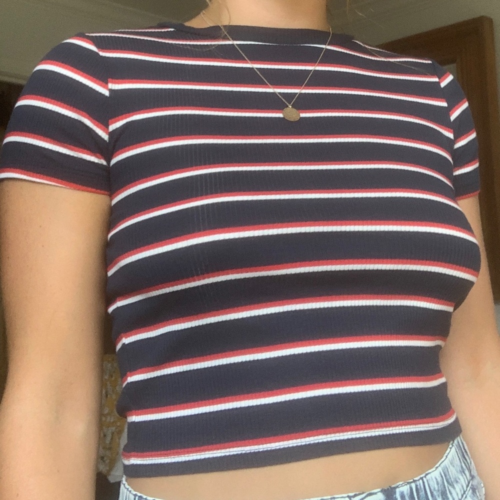 Striped cropped shirt
